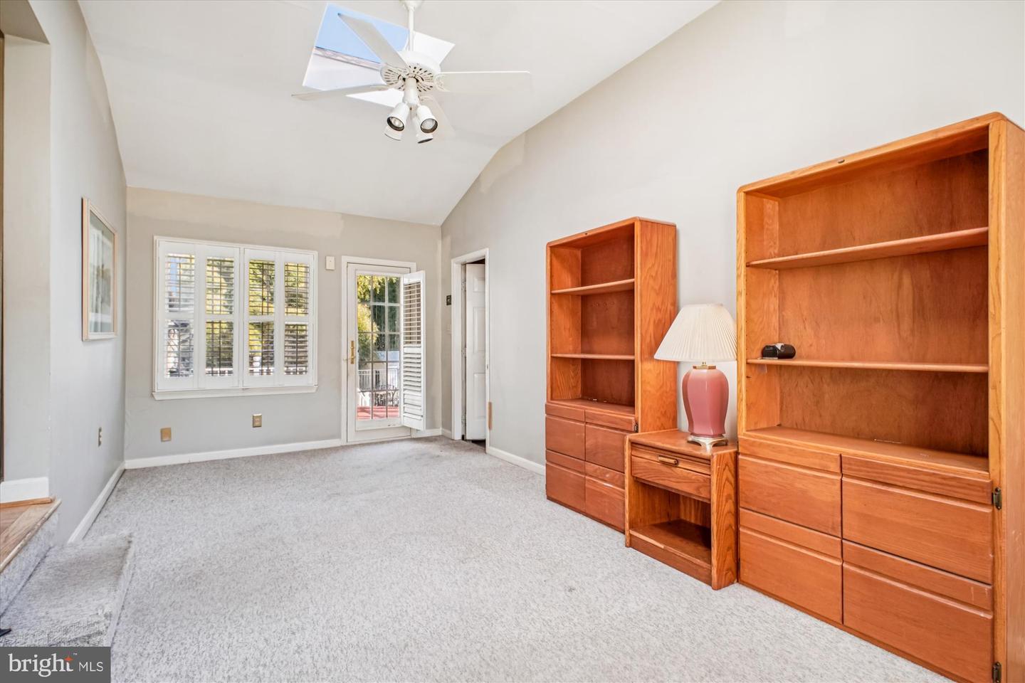 2627 FIVE OAKS RD, VIENNA, Virginia 22181, 3 Bedrooms Bedrooms, ,3 BathroomsBathrooms,Residential,For sale,2627 FIVE OAKS RD,VAFX2284042 MLS # VAFX2284042