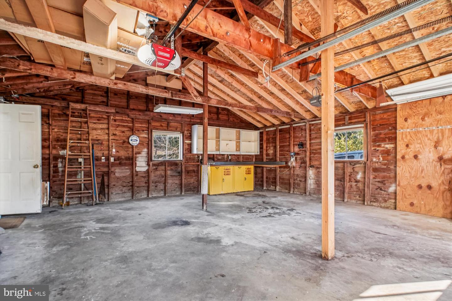 2627 FIVE OAKS RD, VIENNA, Virginia 22181, 3 Bedrooms Bedrooms, ,3 BathroomsBathrooms,Residential,For sale,2627 FIVE OAKS RD,VAFX2284042 MLS # VAFX2284042