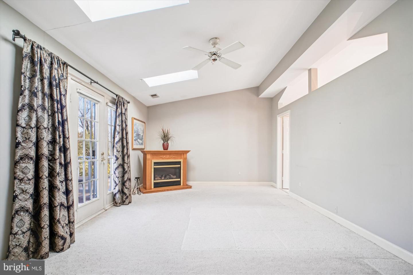 2627 FIVE OAKS RD, VIENNA, Virginia 22181, 3 Bedrooms Bedrooms, ,3 BathroomsBathrooms,Residential,For sale,2627 FIVE OAKS RD,VAFX2284042 MLS # VAFX2284042