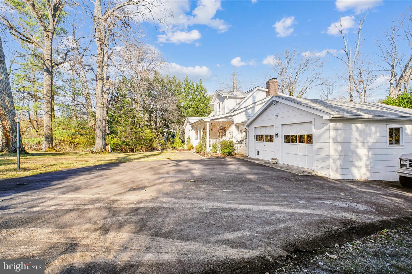 2627 FIVE OAKS RD, VIENNA, Virginia 22181, 3 Bedrooms Bedrooms, ,3 BathroomsBathrooms,Residential,For sale,2627 FIVE OAKS RD,VAFX2284042 MLS # VAFX2284042