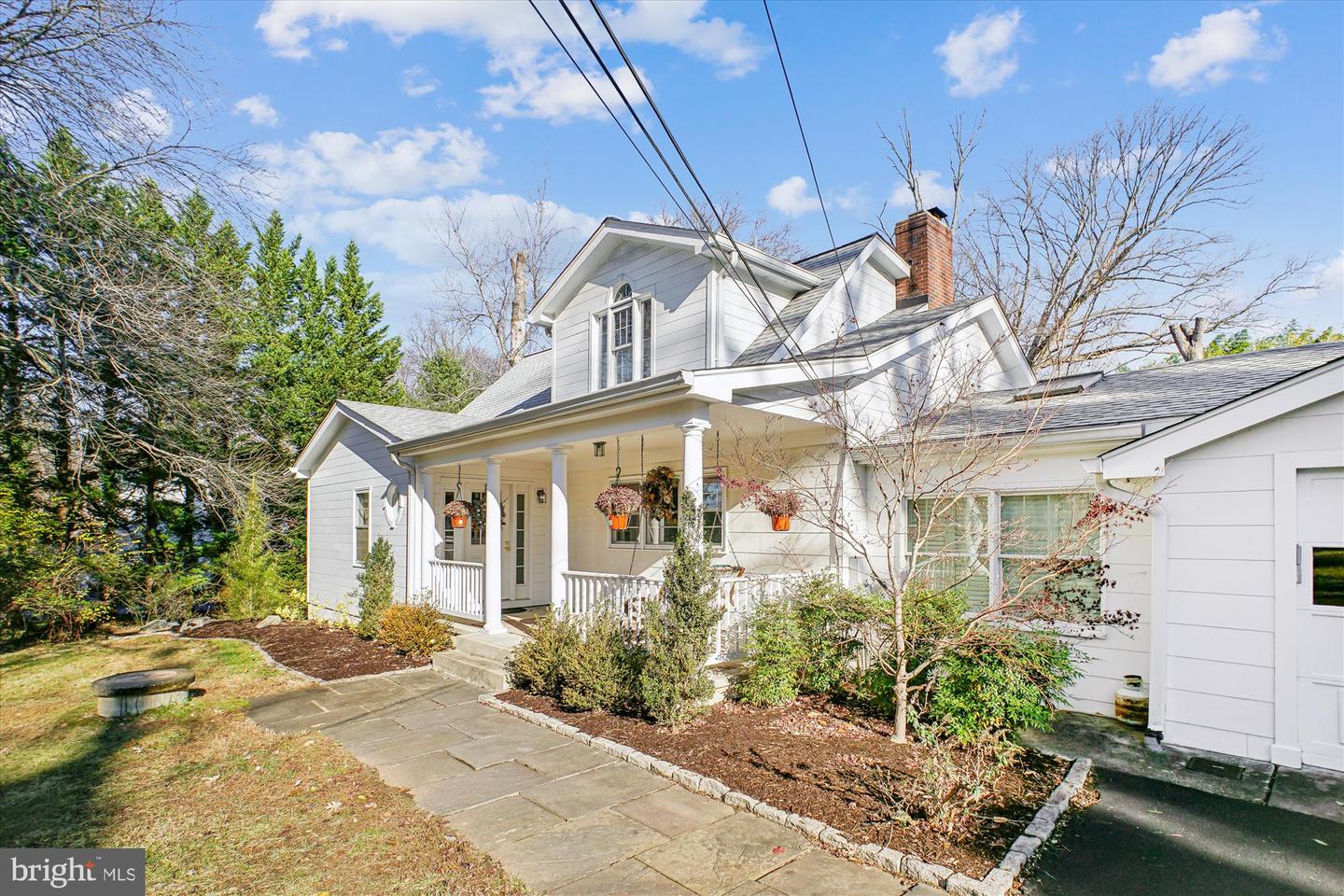 2627 FIVE OAKS RD, VIENNA, Virginia 22181, 3 Bedrooms Bedrooms, ,3 BathroomsBathrooms,Residential,For sale,2627 FIVE OAKS RD,VAFX2284042 MLS # VAFX2284042