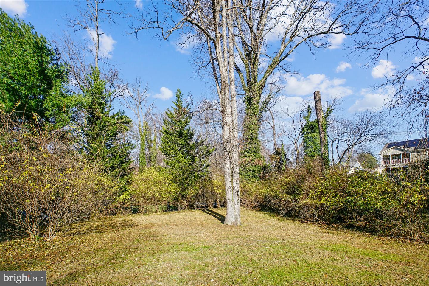 2627 FIVE OAKS RD, VIENNA, Virginia 22181, 3 Bedrooms Bedrooms, ,3 BathroomsBathrooms,Residential,For sale,2627 FIVE OAKS RD,VAFX2284042 MLS # VAFX2284042