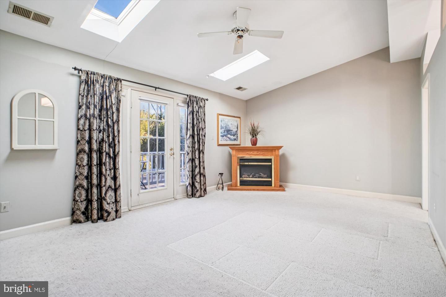 2627 FIVE OAKS RD, VIENNA, Virginia 22181, 3 Bedrooms Bedrooms, ,3 BathroomsBathrooms,Residential,For sale,2627 FIVE OAKS RD,VAFX2284042 MLS # VAFX2284042