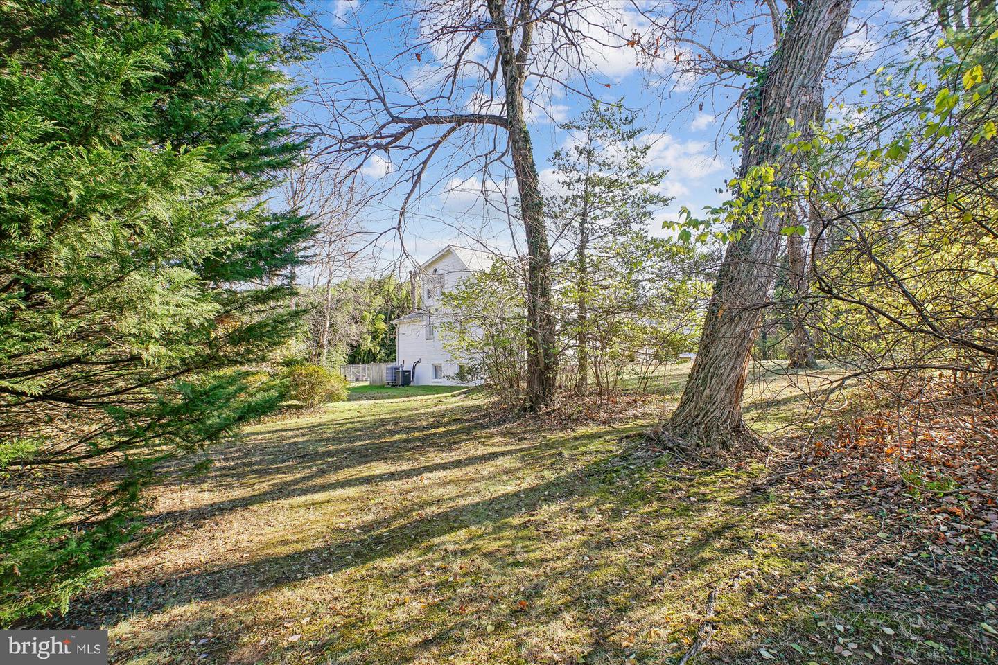 2627 FIVE OAKS RD, VIENNA, Virginia 22181, 3 Bedrooms Bedrooms, ,3 BathroomsBathrooms,Residential,For sale,2627 FIVE OAKS RD,VAFX2284042 MLS # VAFX2284042