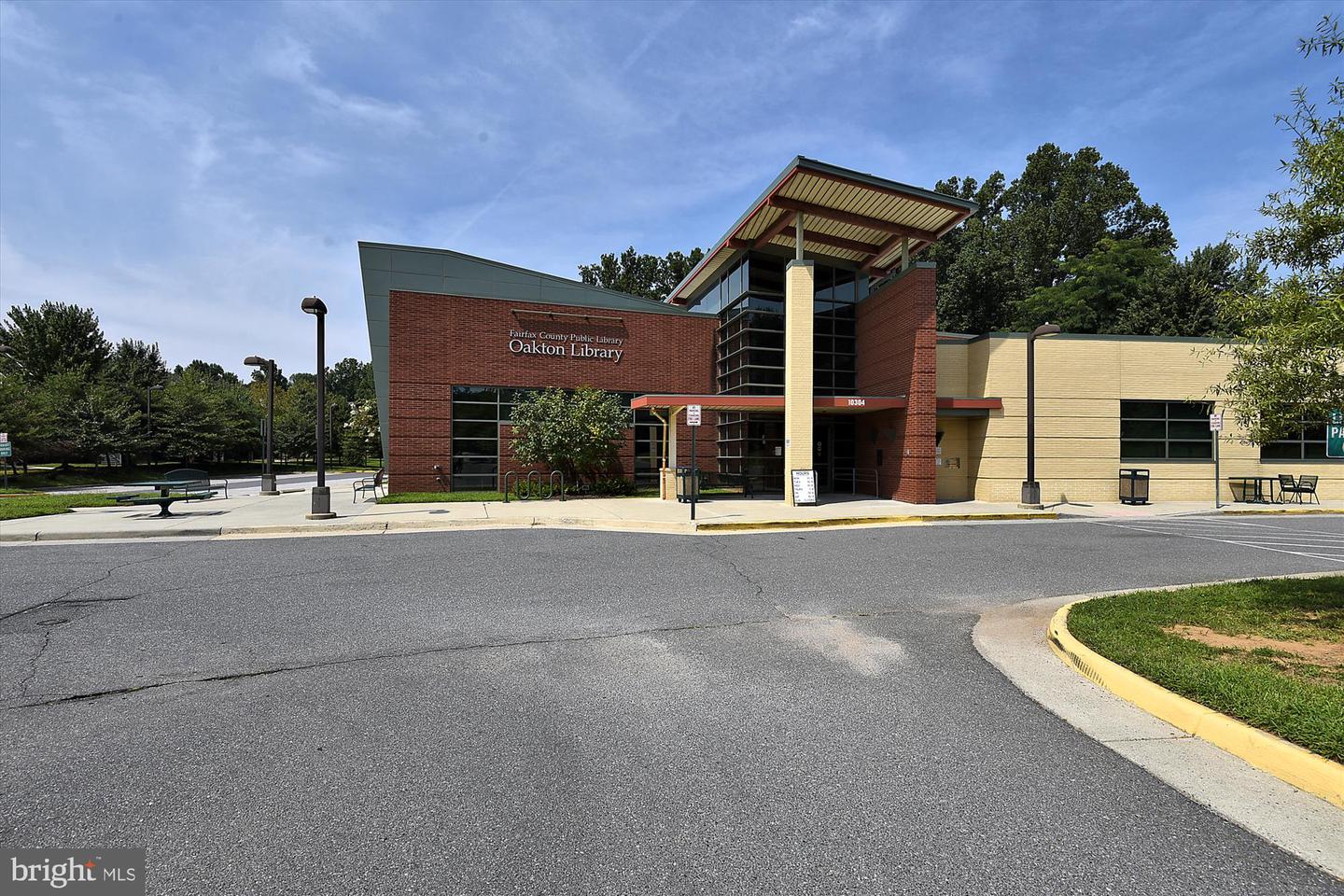 2627 FIVE OAKS RD, VIENNA, Virginia 22181, 3 Bedrooms Bedrooms, ,3 BathroomsBathrooms,Residential,For sale,2627 FIVE OAKS RD,VAFX2284042 MLS # VAFX2284042