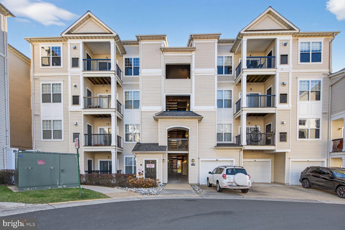 11329 ARISTOTLE DR #5-408, FAIRFAX, Virginia 22030, 2 Bedrooms Bedrooms, ,2 BathroomsBathrooms,Residential,For sale,11329 ARISTOTLE DR #5-408,VAFX2284046 MLS # VAFX2284046