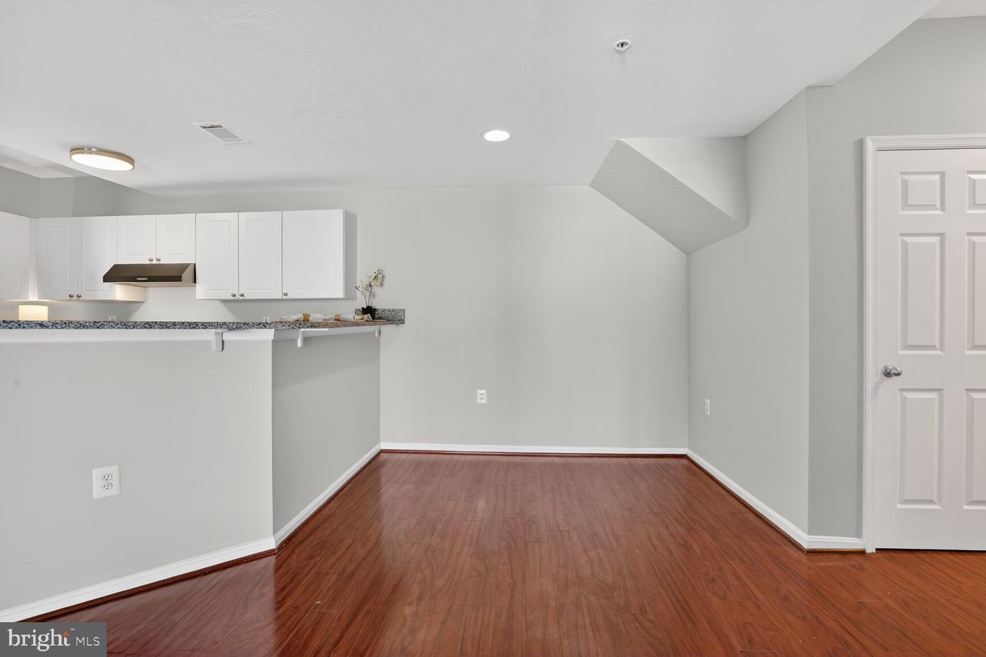 11329 ARISTOTLE DR #5-408, FAIRFAX, Virginia 22030, 2 Bedrooms Bedrooms, ,2 BathroomsBathrooms,Residential,For sale,11329 ARISTOTLE DR #5-408,VAFX2284046 MLS # VAFX2284046