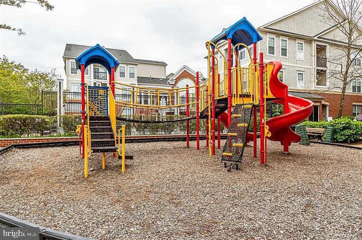 11329 ARISTOTLE DR #5-408, FAIRFAX, Virginia 22030, 2 Bedrooms Bedrooms, ,2 BathroomsBathrooms,Residential,For sale,11329 ARISTOTLE DR #5-408,VAFX2284046 MLS # VAFX2284046