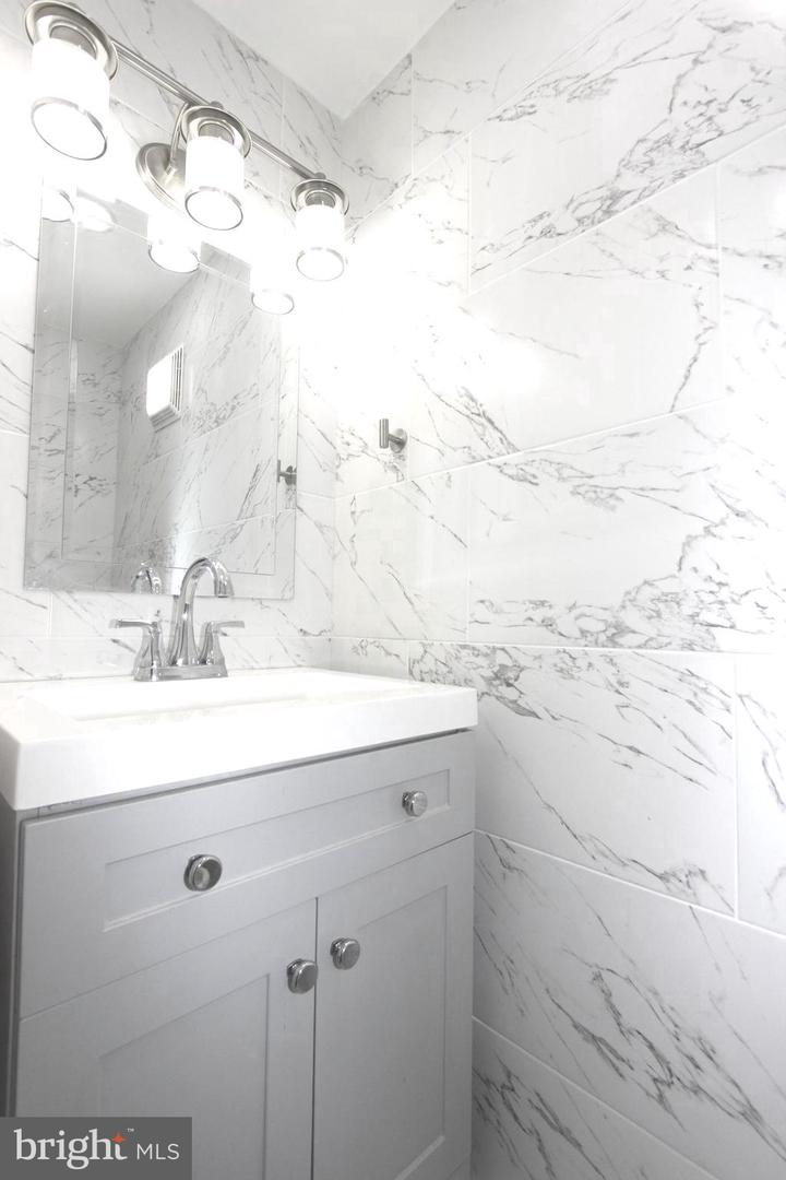 7354 LEE HWY #T2, FALLS CHURCH, Virginia 22046, 2 Bedrooms Bedrooms, ,1 BathroomBathrooms,Residential,For sale,7354 LEE HWY #T2,VAFX2284088 MLS # VAFX2284088