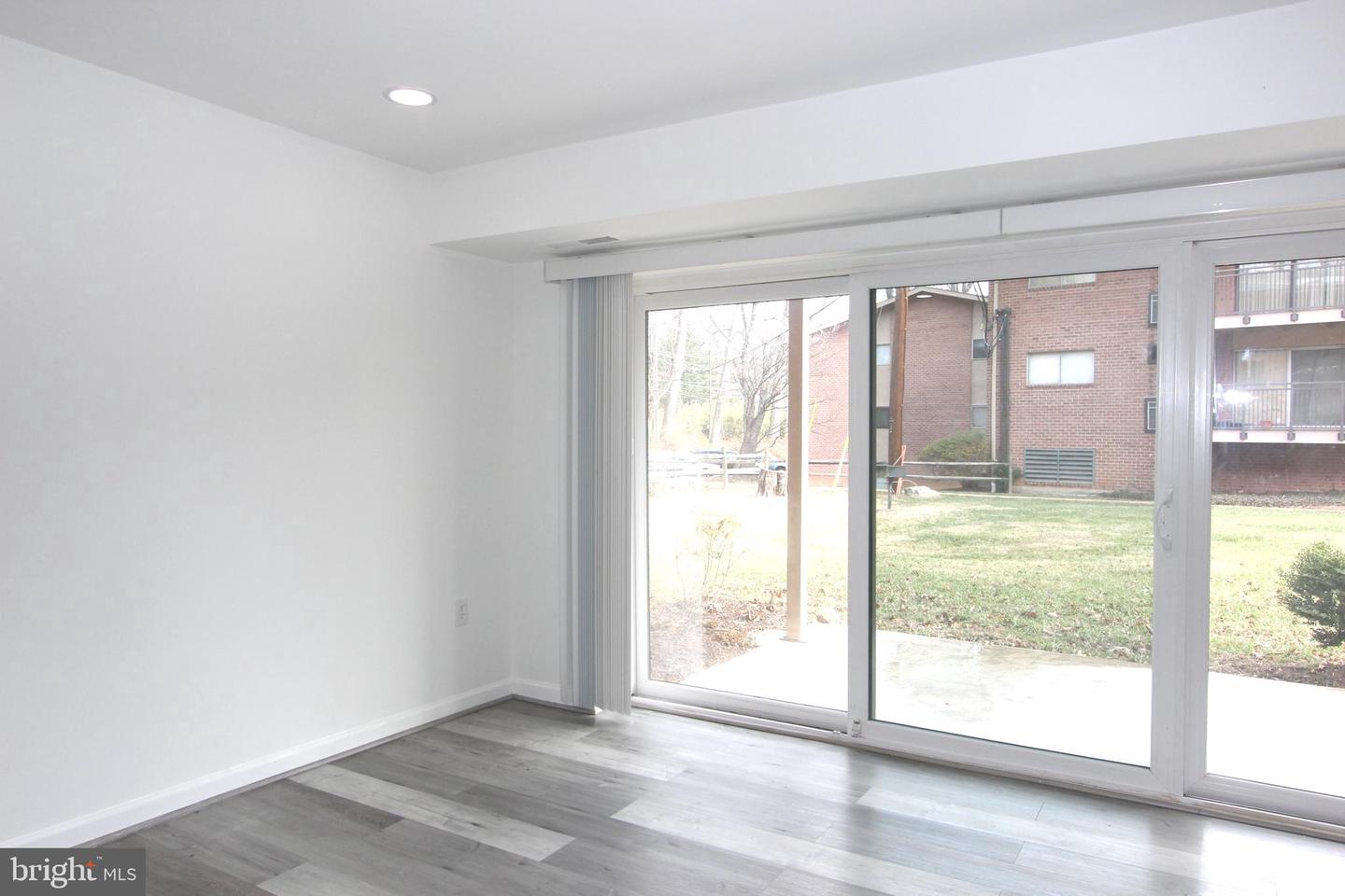 7354 LEE HWY #T2, FALLS CHURCH, Virginia 22046, 2 Bedrooms Bedrooms, ,1 BathroomBathrooms,Residential,For sale,7354 LEE HWY #T2,VAFX2284088 MLS # VAFX2284088