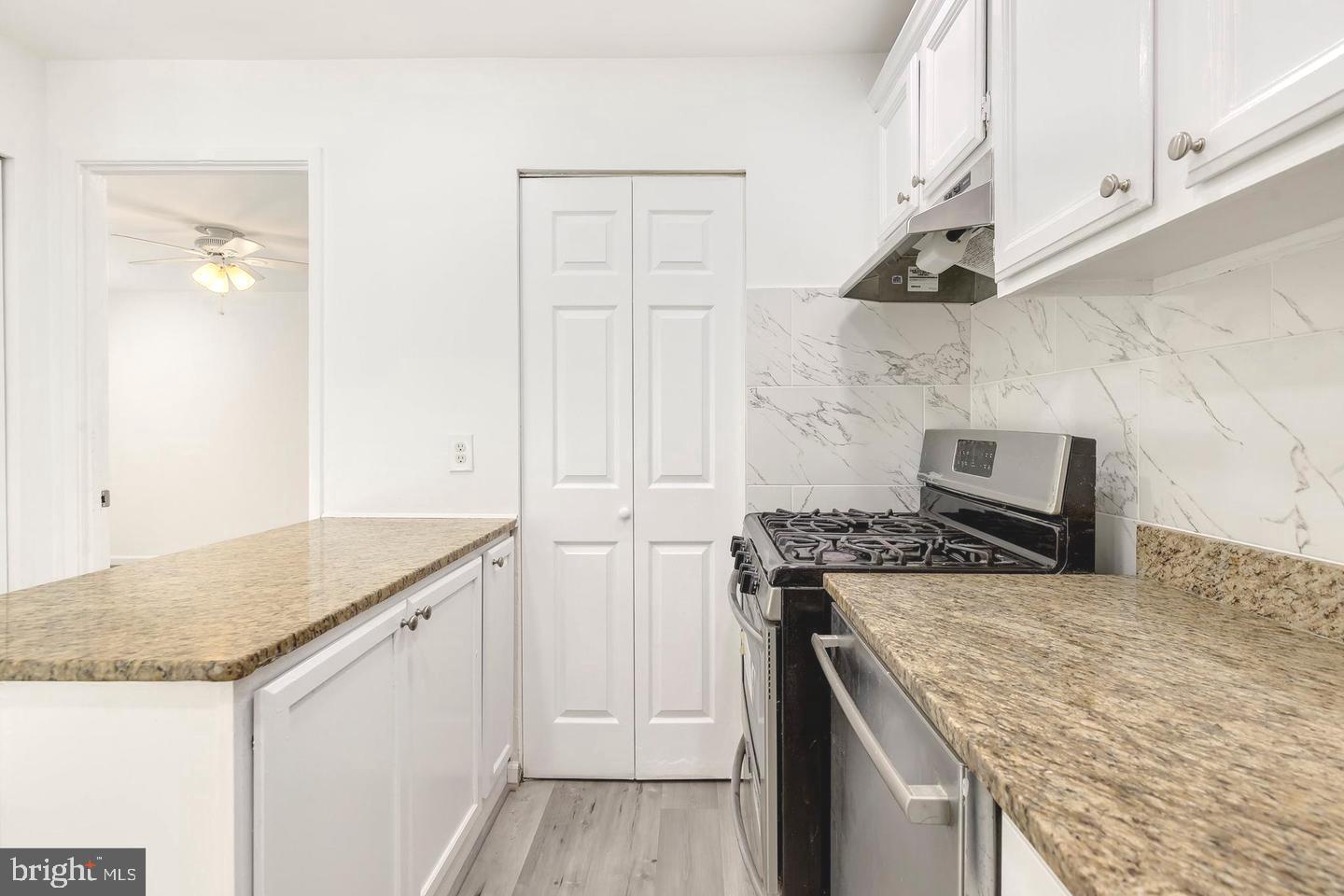 7354 LEE HWY #T2, FALLS CHURCH, Virginia 22046, 2 Bedrooms Bedrooms, ,1 BathroomBathrooms,Residential,For sale,7354 LEE HWY #T2,VAFX2284088 MLS # VAFX2284088