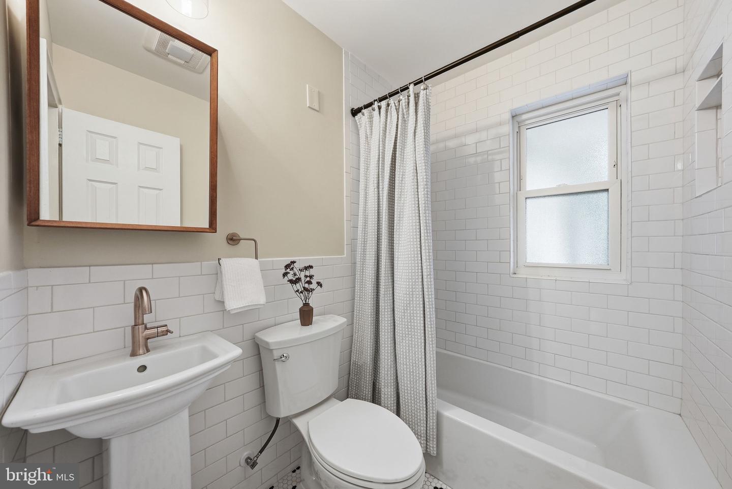 7209 TYLER AVE, FALLS CHURCH, Virginia 22042, 4 Bedrooms Bedrooms, ,2 BathroomsBathrooms,Residential,For sale,7209 TYLER AVE,VAFX2284100 MLS # VAFX2284100 7209 TYLER AVE, FALLS CHURCH, Virginia 22042, 4 Bedrooms Bedrooms, ,2 BathroomsBathrooms,Residential,For sale,7209 TYLER AVE,VAFX2284100 MLS # VAFX2284100