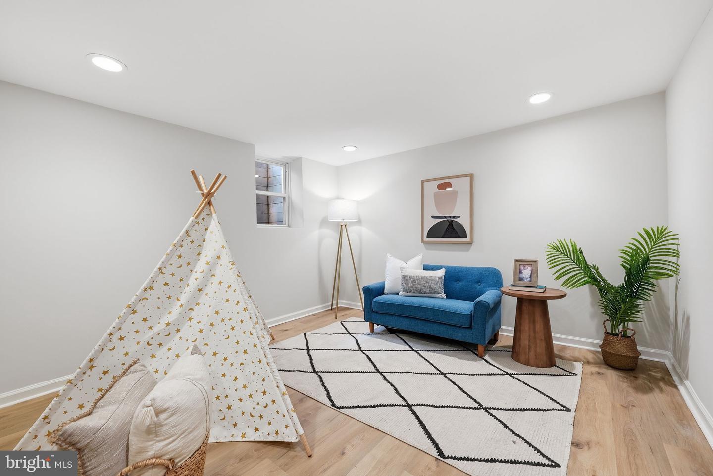 7209 TYLER AVE, FALLS CHURCH, Virginia 22042, 4 Bedrooms Bedrooms, ,2 BathroomsBathrooms,Residential,For sale,7209 TYLER AVE,VAFX2284100 MLS # VAFX2284100 7209 TYLER AVE, FALLS CHURCH, Virginia 22042, 4 Bedrooms Bedrooms, ,2 BathroomsBathrooms,Residential,For sale,7209 TYLER AVE,VAFX2284100 MLS # VAFX2284100