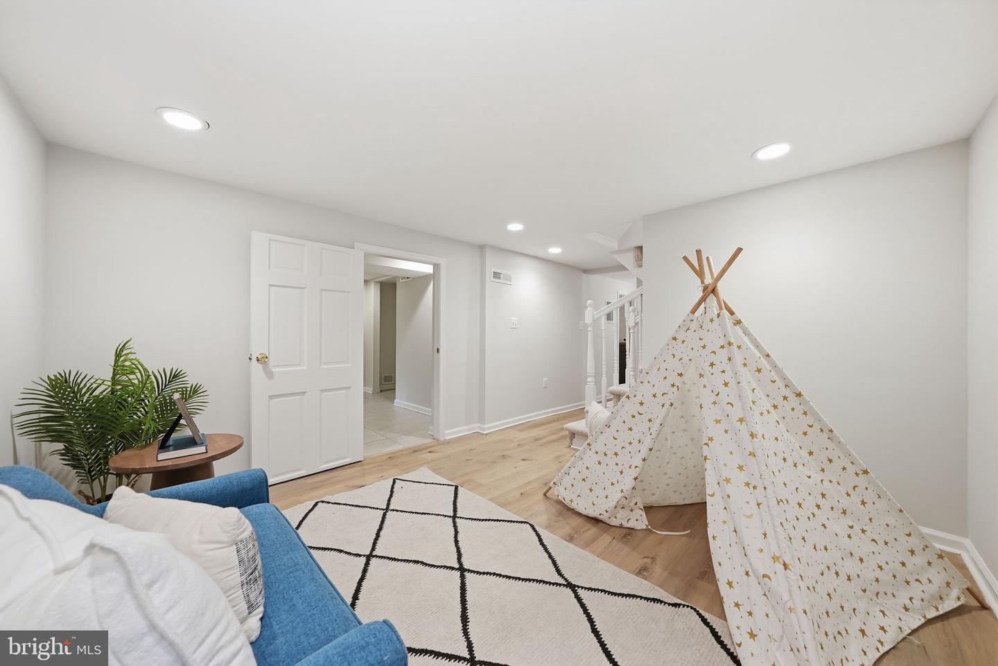 7209 TYLER AVE, FALLS CHURCH, Virginia 22042, 4 Bedrooms Bedrooms, ,2 BathroomsBathrooms,Residential,For sale,7209 TYLER AVE,VAFX2284100 MLS # VAFX2284100 7209 TYLER AVE, FALLS CHURCH, Virginia 22042, 4 Bedrooms Bedrooms, ,2 BathroomsBathrooms,Residential,For sale,7209 TYLER AVE,VAFX2284100 MLS # VAFX2284100