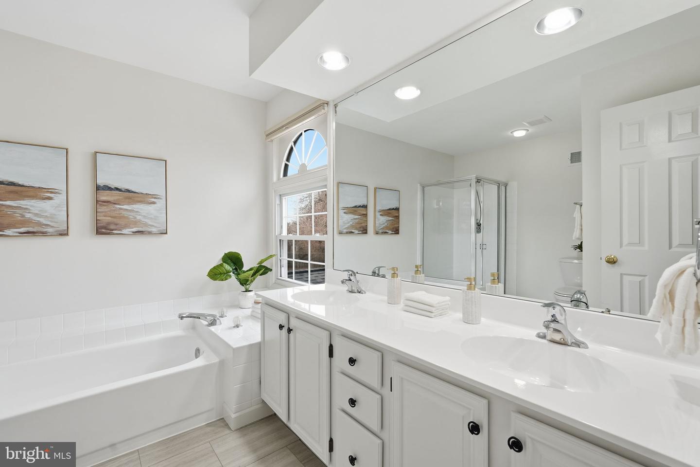 13306 TANNERY CT, FAIRFAX, Virginia 22033, 4 Bedrooms Bedrooms, ,2 BathroomsBathrooms,Residential,For sale,13306 TANNERY CT,VAFX2284110 MLS # VAFX2284110