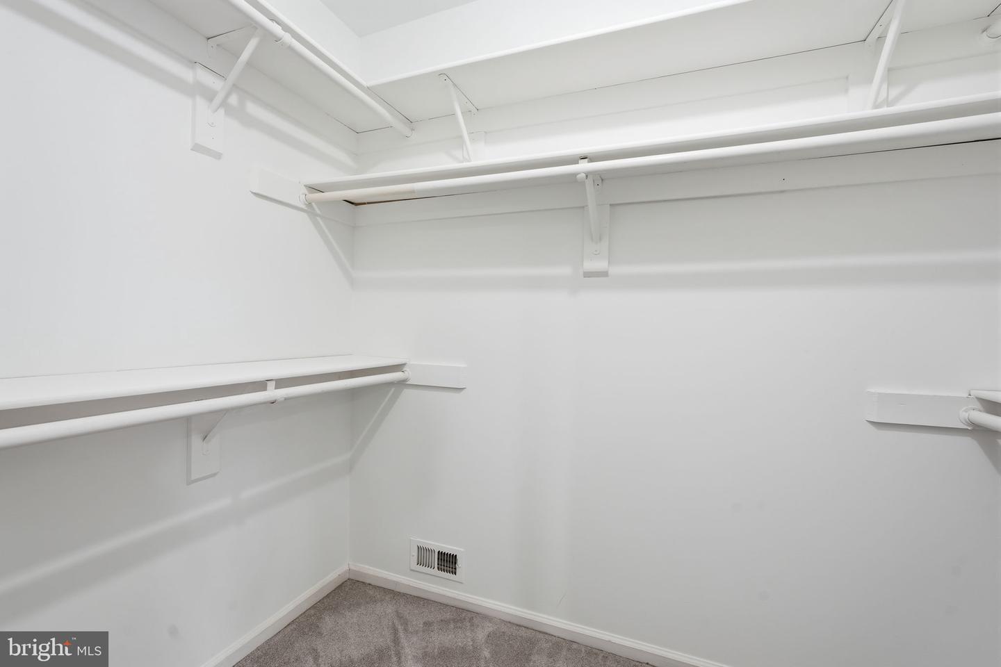 13306 TANNERY CT, FAIRFAX, Virginia 22033, 4 Bedrooms Bedrooms, ,2 BathroomsBathrooms,Residential,For sale,13306 TANNERY CT,VAFX2284110 MLS # VAFX2284110