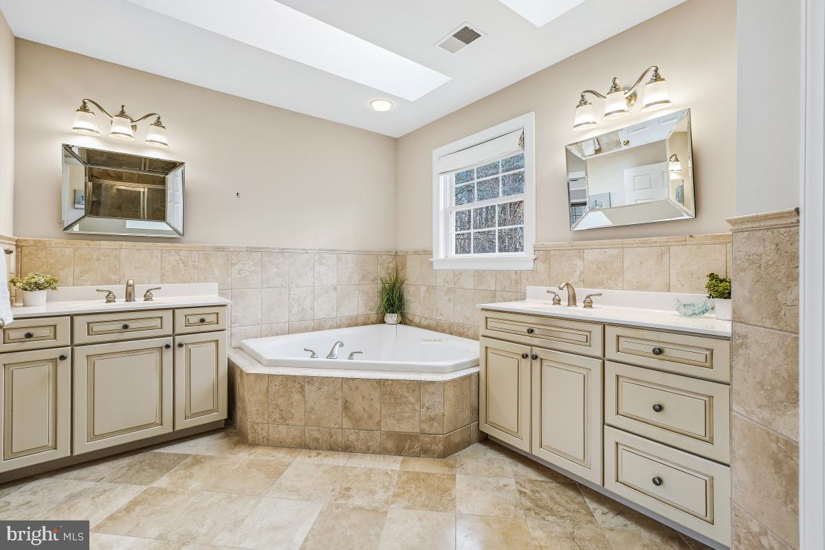 4515 FOREST HILL DR, FAIRFAX, Virginia 22030, 5 Bedrooms Bedrooms, ,6 BathroomsBathrooms,Residential,For sale,4515 FOREST HILL DR,VAFX2284116 MLS # VAFX2284116 4515 FOREST HILL DR, FAIRFAX, Virginia 22030, 5 Bedrooms Bedrooms, ,6 BathroomsBathrooms,Residential,For sale,4515 FOREST HILL DR,VAFX2284116 MLS # VAFX2284116