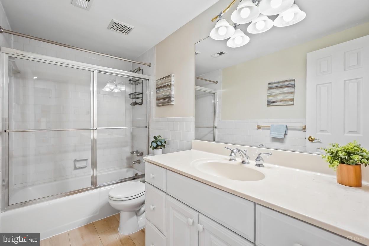 4515 FOREST HILL DR, FAIRFAX, Virginia 22030, 5 Bedrooms Bedrooms, ,6 BathroomsBathrooms,Residential,For sale,4515 FOREST HILL DR,VAFX2284116 MLS # VAFX2284116 4515 FOREST HILL DR, FAIRFAX, Virginia 22030, 5 Bedrooms Bedrooms, ,6 BathroomsBathrooms,Residential,For sale,4515 FOREST HILL DR,VAFX2284116 MLS # VAFX2284116