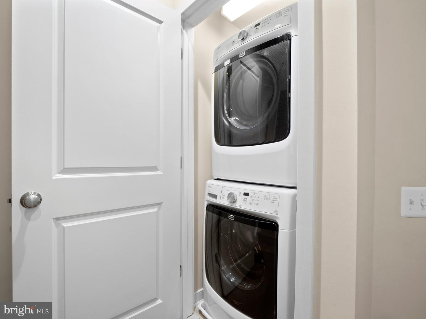 918 PETE JONES WAY, ALEXANDRIA, Virginia 22314, 3 Bedrooms Bedrooms, ,3 BathroomsBathrooms,Residential,For sale,918 PETE JONES WAY,VAAX2052832 MLS # VAAX2052832