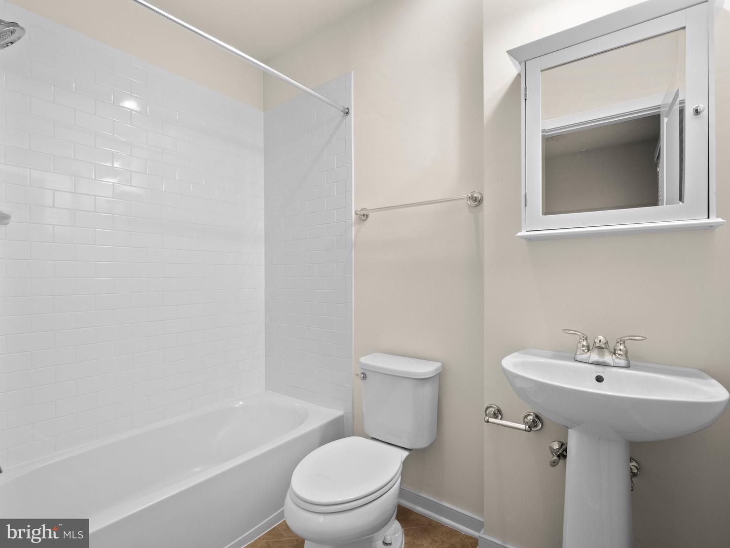 918 PETE JONES WAY, ALEXANDRIA, Virginia 22314, 3 Bedrooms Bedrooms, ,3 BathroomsBathrooms,Residential,For sale,918 PETE JONES WAY,VAAX2052832 MLS # VAAX2052832