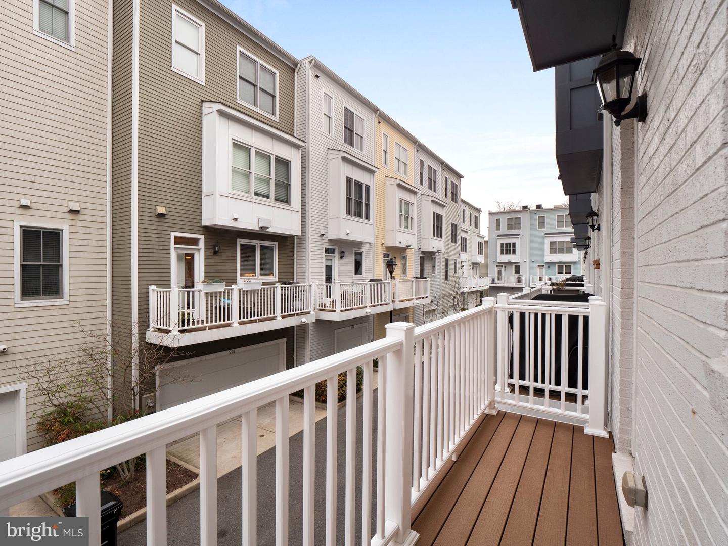 918 PETE JONES WAY, ALEXANDRIA, Virginia 22314, 3 Bedrooms Bedrooms, ,3 BathroomsBathrooms,Residential,For sale,918 PETE JONES WAY,VAAX2052832 MLS # VAAX2052832