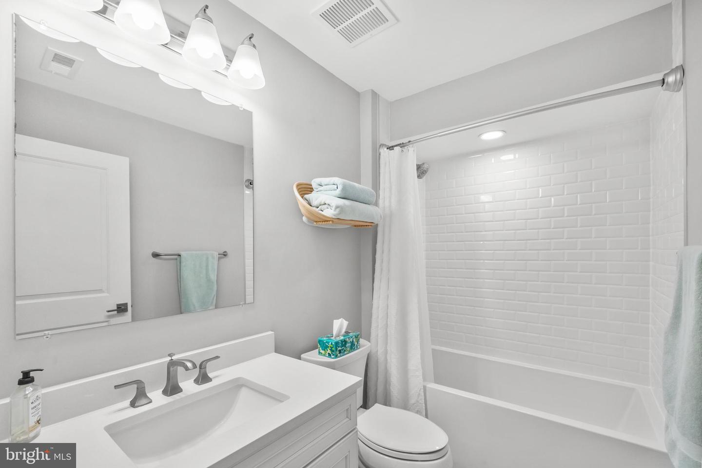 1214 EUCLID ST NW #1, WASHINGTON, District Of Columbia 20009, 3 Bedrooms Bedrooms, ,3 BathroomsBathrooms,Residential,For sale,1214 EUCLID ST NW #1,DCDC2239780 MLS # DCDC2239780