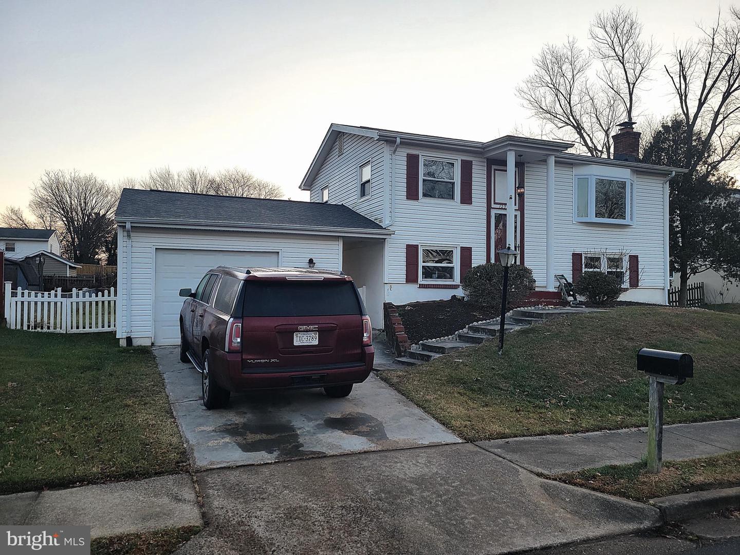 12923 KERRYDALE RD, WOODBRIDGE, Virginia 22193, 3 Bedrooms Bedrooms, 5 Rooms Rooms,2 BathroomsBathrooms,Residential,For sale,12923 KERRYDALE RD,VAPW2109944 MLS # VAPW2109944