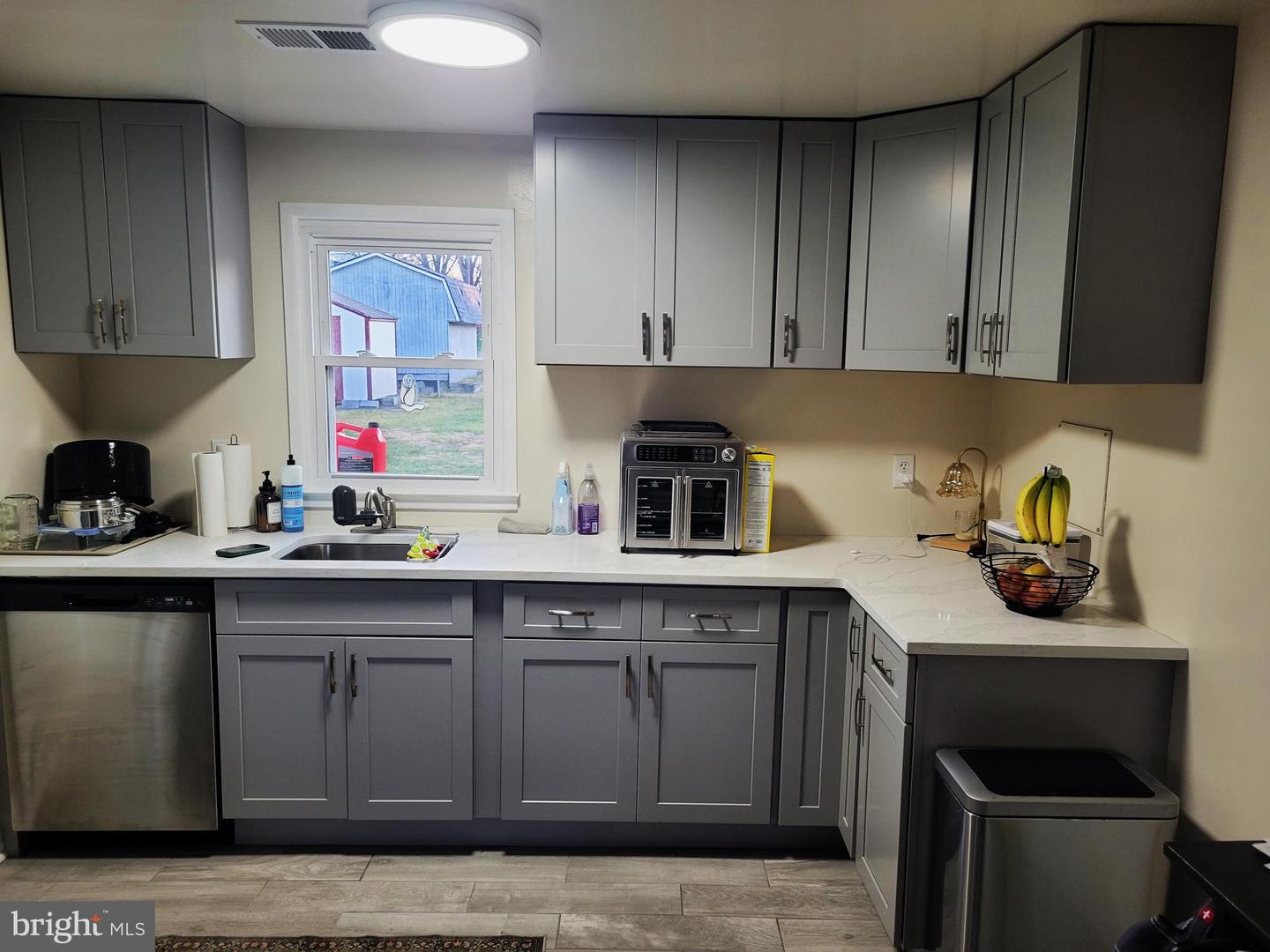 12923 KERRYDALE RD, WOODBRIDGE, Virginia 22193, 3 Bedrooms Bedrooms, 5 Rooms Rooms,2 BathroomsBathrooms,Residential,For sale,12923 KERRYDALE RD,VAPW2109944 MLS # VAPW2109944