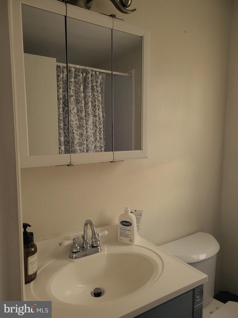 12923 KERRYDALE RD, WOODBRIDGE, Virginia 22193, 3 Bedrooms Bedrooms, 5 Rooms Rooms,2 BathroomsBathrooms,Residential,For sale,12923 KERRYDALE RD,VAPW2109944 MLS # VAPW2109944