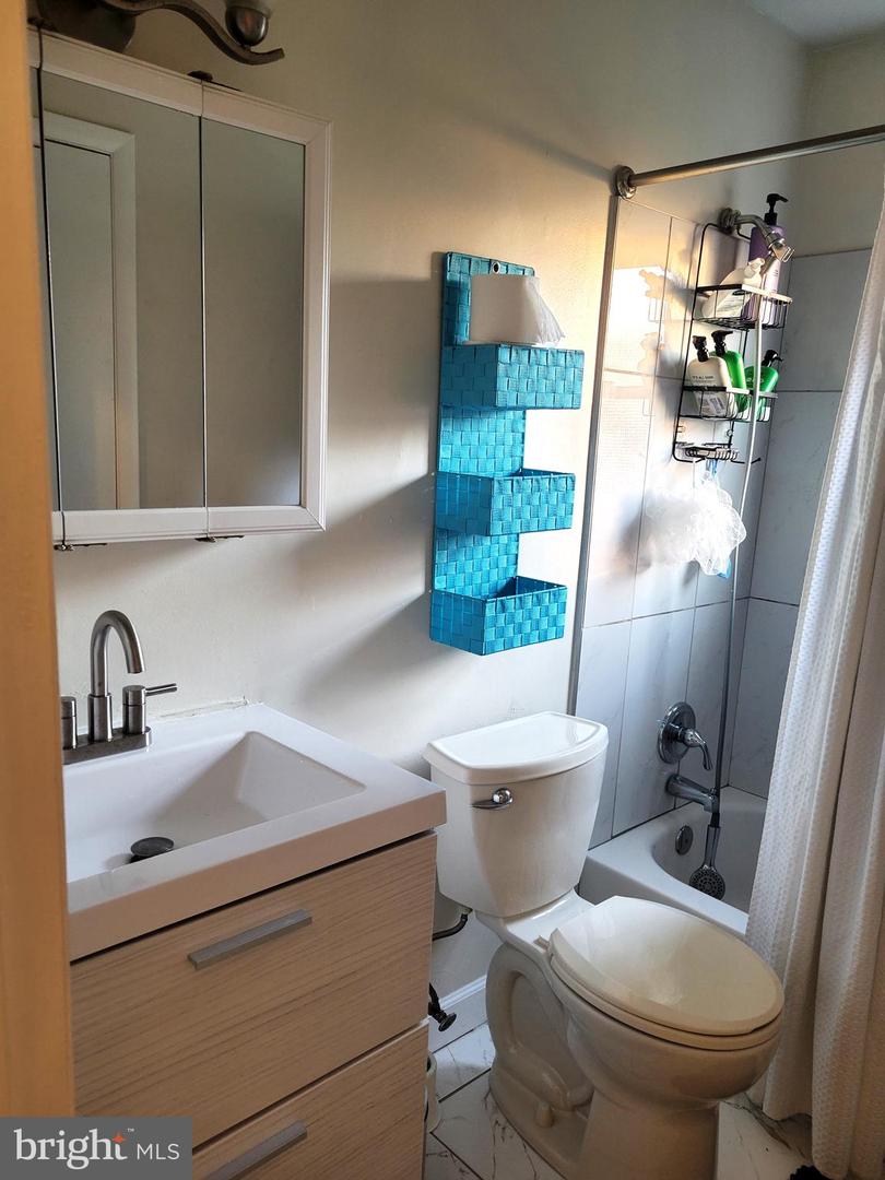 12923 KERRYDALE RD, WOODBRIDGE, Virginia 22193, 3 Bedrooms Bedrooms, 5 Rooms Rooms,2 BathroomsBathrooms,Residential,For sale,12923 KERRYDALE RD,VAPW2109944 MLS # VAPW2109944