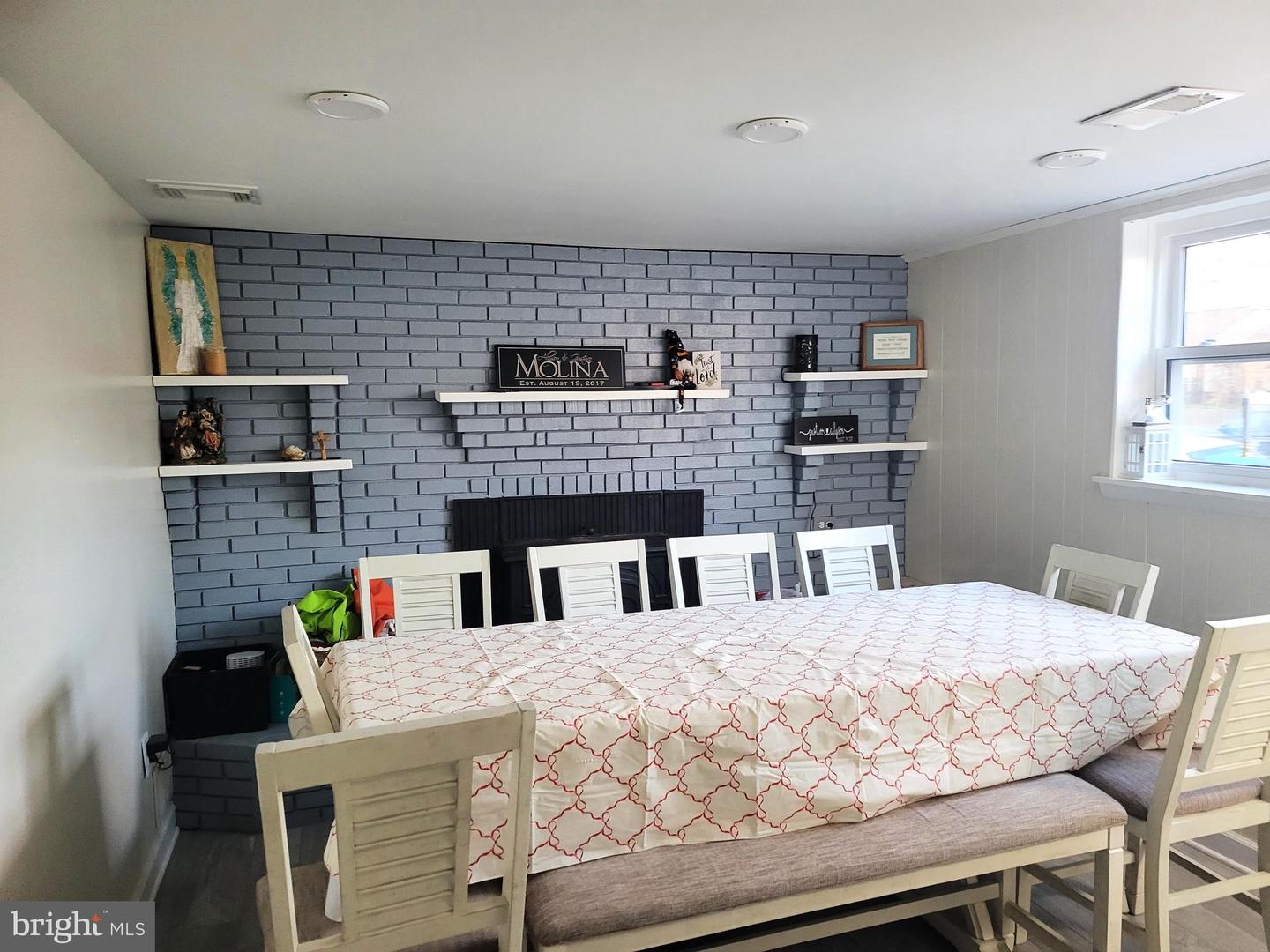 12923 KERRYDALE RD, WOODBRIDGE, Virginia 22193, 3 Bedrooms Bedrooms, 5 Rooms Rooms,2 BathroomsBathrooms,Residential,For sale,12923 KERRYDALE RD,VAPW2109944 MLS # VAPW2109944