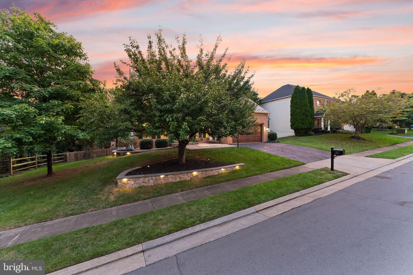 18571 DETTINGTON CT, LEESBURG, Virginia 20176, 5 Bedrooms Bedrooms, 8 Rooms Rooms,3 BathroomsBathrooms,Residential,For sale,18571 DETTINGTON CT,VALO2113388 MLS # VALO2113388 18571 DETTINGTON CT, LEESBURG, Virginia 20176, 5 Bedrooms Bedrooms, 8 Rooms Rooms,3 BathroomsBathrooms,Residential,For sale,18571 DETTINGTON CT,VALO2113388 MLS # VALO2113388