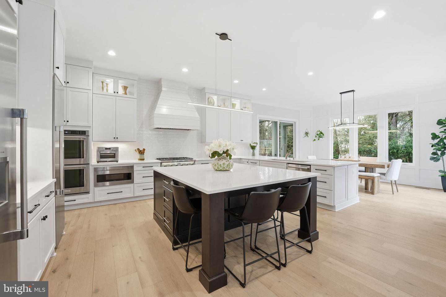 311 ALBRECHT CIR SW, VIENNA, Virginia 22180, 6 Bedrooms Bedrooms, ,5 BathroomsBathrooms,Residential,For sale,311 ALBRECHT CIR SW,VAFX2284252 MLS # VAFX2284252