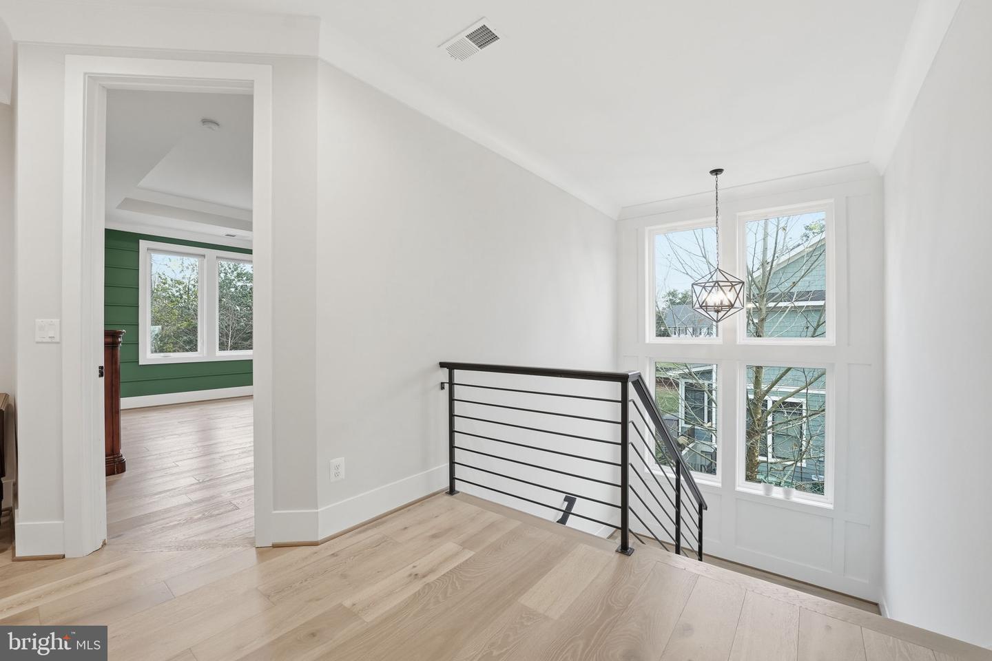 311 ALBRECHT CIR SW, VIENNA, Virginia 22180, 6 Bedrooms Bedrooms, ,5 BathroomsBathrooms,Residential,For sale,311 ALBRECHT CIR SW,VAFX2284252 MLS # VAFX2284252