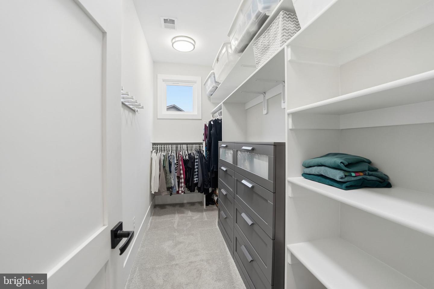 311 ALBRECHT CIR SW, VIENNA, Virginia 22180, 6 Bedrooms Bedrooms, ,5 BathroomsBathrooms,Residential,For sale,311 ALBRECHT CIR SW,VAFX2284252 MLS # VAFX2284252