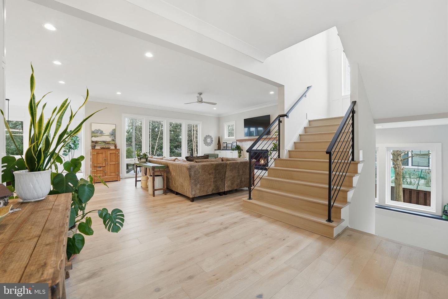 311 ALBRECHT CIR SW, VIENNA, Virginia 22180, 6 Bedrooms Bedrooms, ,5 BathroomsBathrooms,Residential,For sale,311 ALBRECHT CIR SW,VAFX2284252 MLS # VAFX2284252