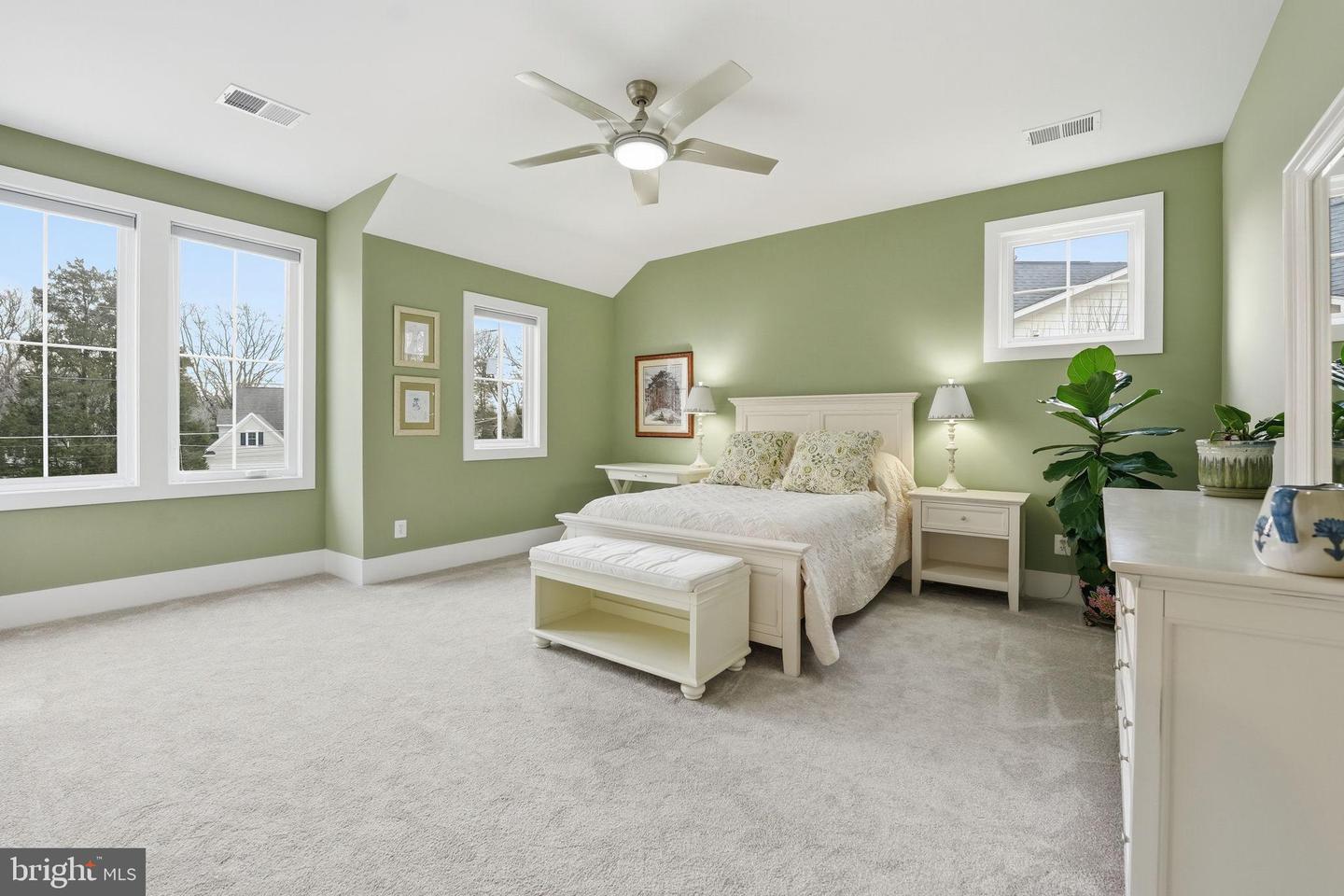 311 ALBRECHT CIR SW, VIENNA, Virginia 22180, 6 Bedrooms Bedrooms, ,5 BathroomsBathrooms,Residential,For sale,311 ALBRECHT CIR SW,VAFX2284252 MLS # VAFX2284252