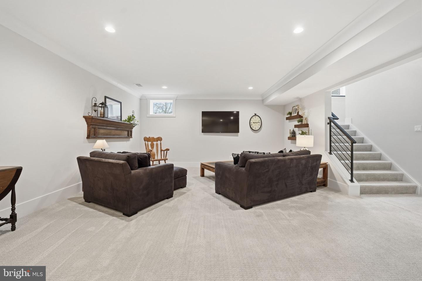 311 ALBRECHT CIR SW, VIENNA, Virginia 22180, 6 Bedrooms Bedrooms, ,5 BathroomsBathrooms,Residential,For sale,311 ALBRECHT CIR SW,VAFX2284252 MLS # VAFX2284252