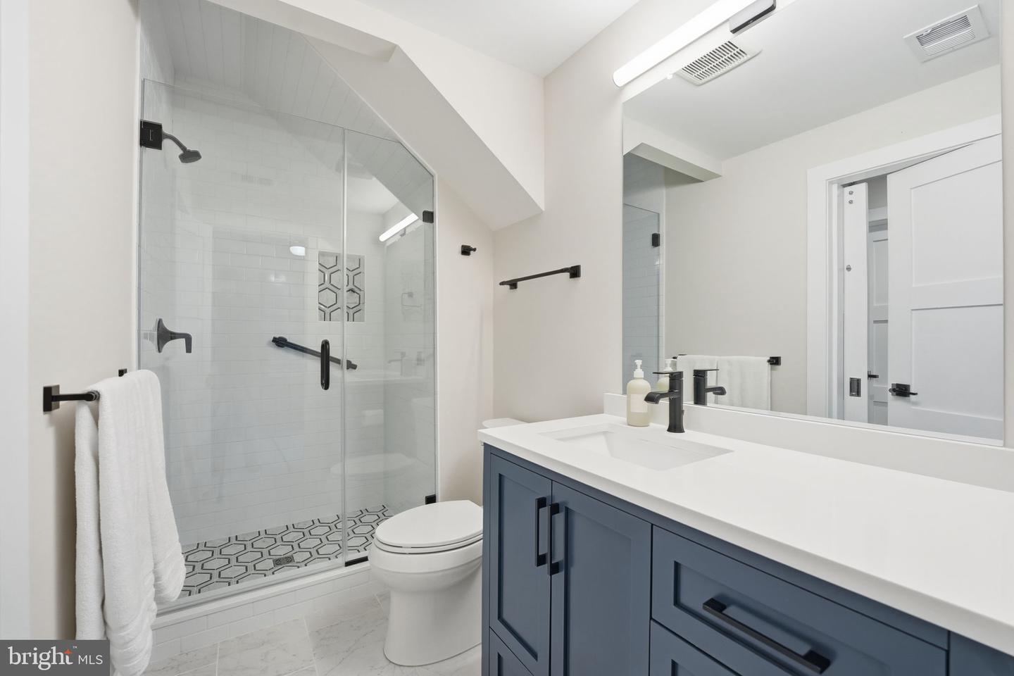 311 ALBRECHT CIR SW, VIENNA, Virginia 22180, 6 Bedrooms Bedrooms, ,5 BathroomsBathrooms,Residential,For sale,311 ALBRECHT CIR SW,VAFX2284252 MLS # VAFX2284252