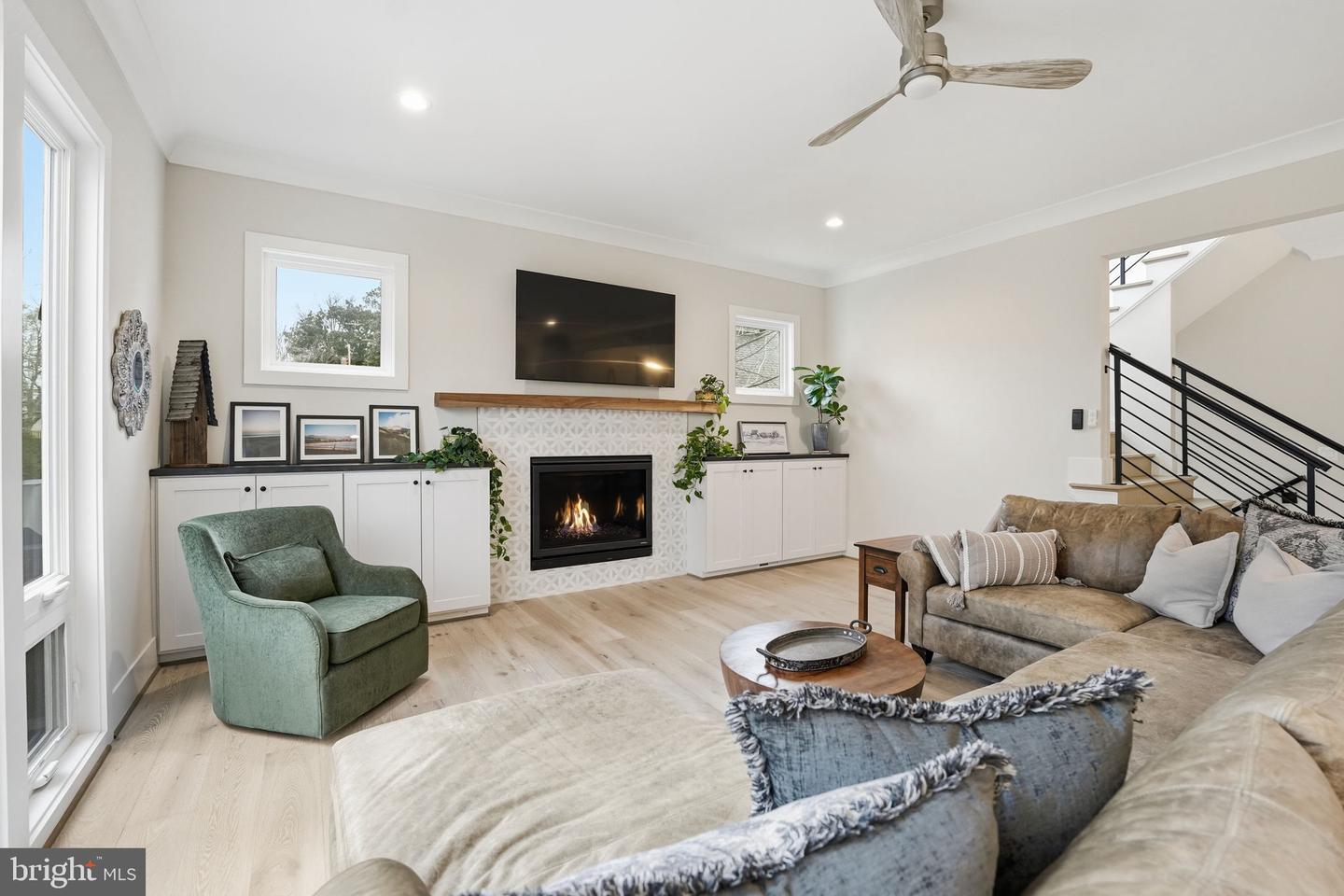 311 ALBRECHT CIR SW, VIENNA, Virginia 22180, 6 Bedrooms Bedrooms, ,5 BathroomsBathrooms,Residential,For sale,311 ALBRECHT CIR SW,VAFX2284252 MLS # VAFX2284252