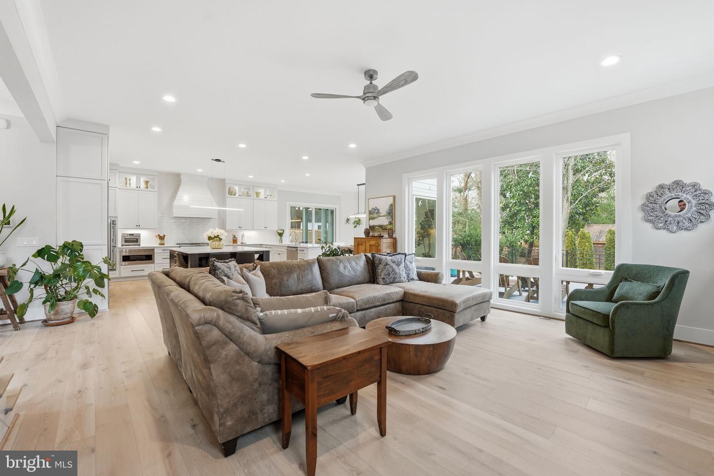 311 ALBRECHT CIR SW, VIENNA, Virginia 22180, 6 Bedrooms Bedrooms, ,5 BathroomsBathrooms,Residential,For sale,311 ALBRECHT CIR SW,VAFX2284252 MLS # VAFX2284252