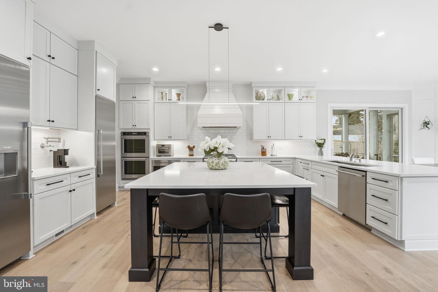 311 ALBRECHT CIR SW, VIENNA, Virginia 22180, 6 Bedrooms Bedrooms, ,5 BathroomsBathrooms,Residential,For sale,311 ALBRECHT CIR SW,VAFX2284252 MLS # VAFX2284252