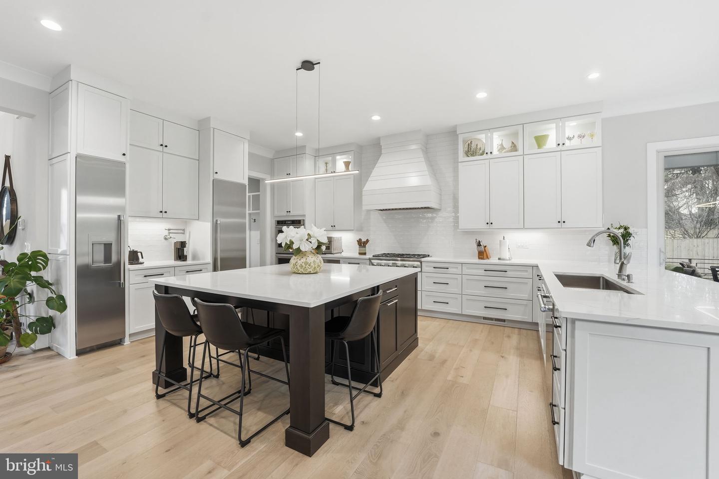 311 ALBRECHT CIR SW, VIENNA, Virginia 22180, 6 Bedrooms Bedrooms, ,5 BathroomsBathrooms,Residential,For sale,311 ALBRECHT CIR SW,VAFX2284252 MLS # VAFX2284252