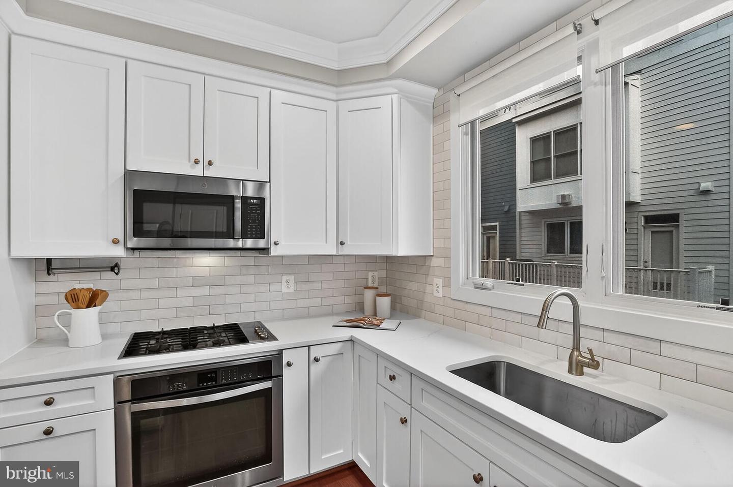 809 PARKER GRAY SCHOOL WAY, ALEXANDRIA, Virginia 22314, 3 Bedrooms Bedrooms, ,3 BathroomsBathrooms,Residential,For sale,809 PARKER GRAY SCHOOL WAY,VAAX2052850 MLS # VAAX2052850