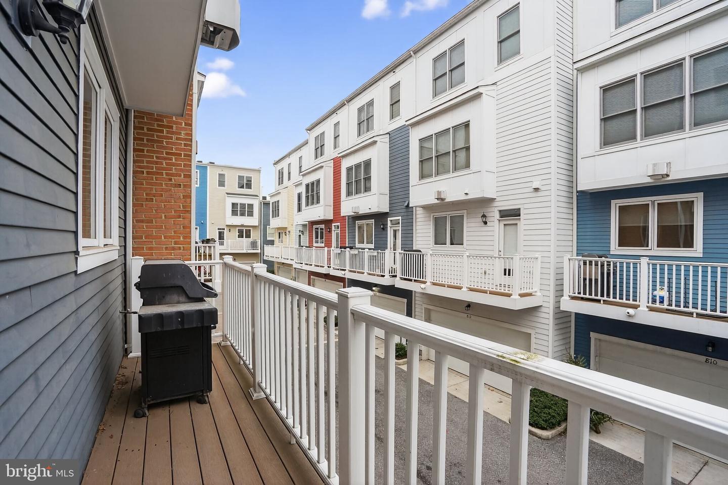 809 PARKER GRAY SCHOOL WAY, ALEXANDRIA, Virginia 22314, 3 Bedrooms Bedrooms, ,3 BathroomsBathrooms,Residential,For sale,809 PARKER GRAY SCHOOL WAY,VAAX2052850 MLS # VAAX2052850