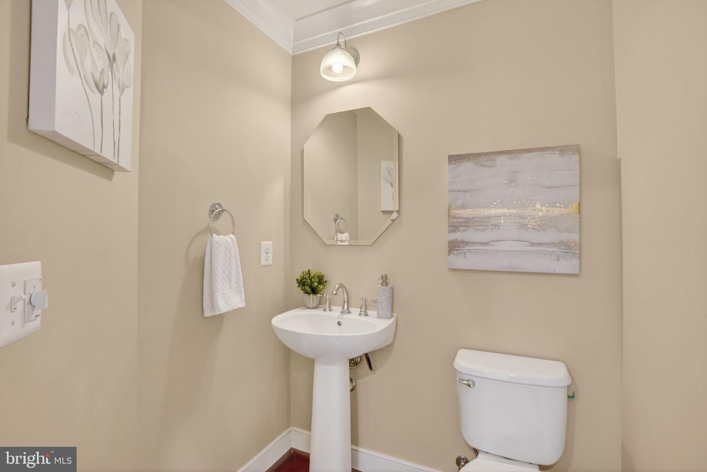 809 PARKER GRAY SCHOOL WAY, ALEXANDRIA, Virginia 22314, 3 Bedrooms Bedrooms, ,3 BathroomsBathrooms,Residential,For sale,809 PARKER GRAY SCHOOL WAY,VAAX2052850 MLS # VAAX2052850