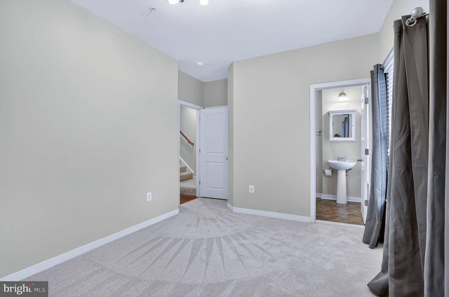 809 PARKER GRAY SCHOOL WAY, ALEXANDRIA, Virginia 22314, 3 Bedrooms Bedrooms, ,3 BathroomsBathrooms,Residential,For sale,809 PARKER GRAY SCHOOL WAY,VAAX2052850 MLS # VAAX2052850