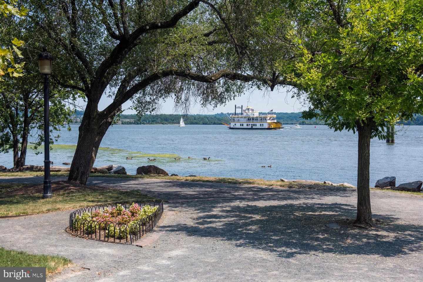 809 PARKER GRAY SCHOOL WAY, ALEXANDRIA, Virginia 22314, 3 Bedrooms Bedrooms, ,3 BathroomsBathrooms,Residential,For sale,809 PARKER GRAY SCHOOL WAY,VAAX2052850 MLS # VAAX2052850