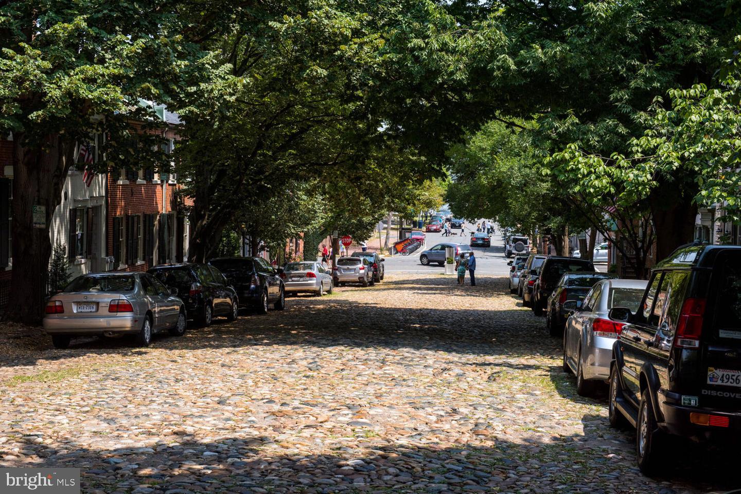 809 PARKER GRAY SCHOOL WAY, ALEXANDRIA, Virginia 22314, 3 Bedrooms Bedrooms, ,3 BathroomsBathrooms,Residential,For sale,809 PARKER GRAY SCHOOL WAY,VAAX2052850 MLS # VAAX2052850