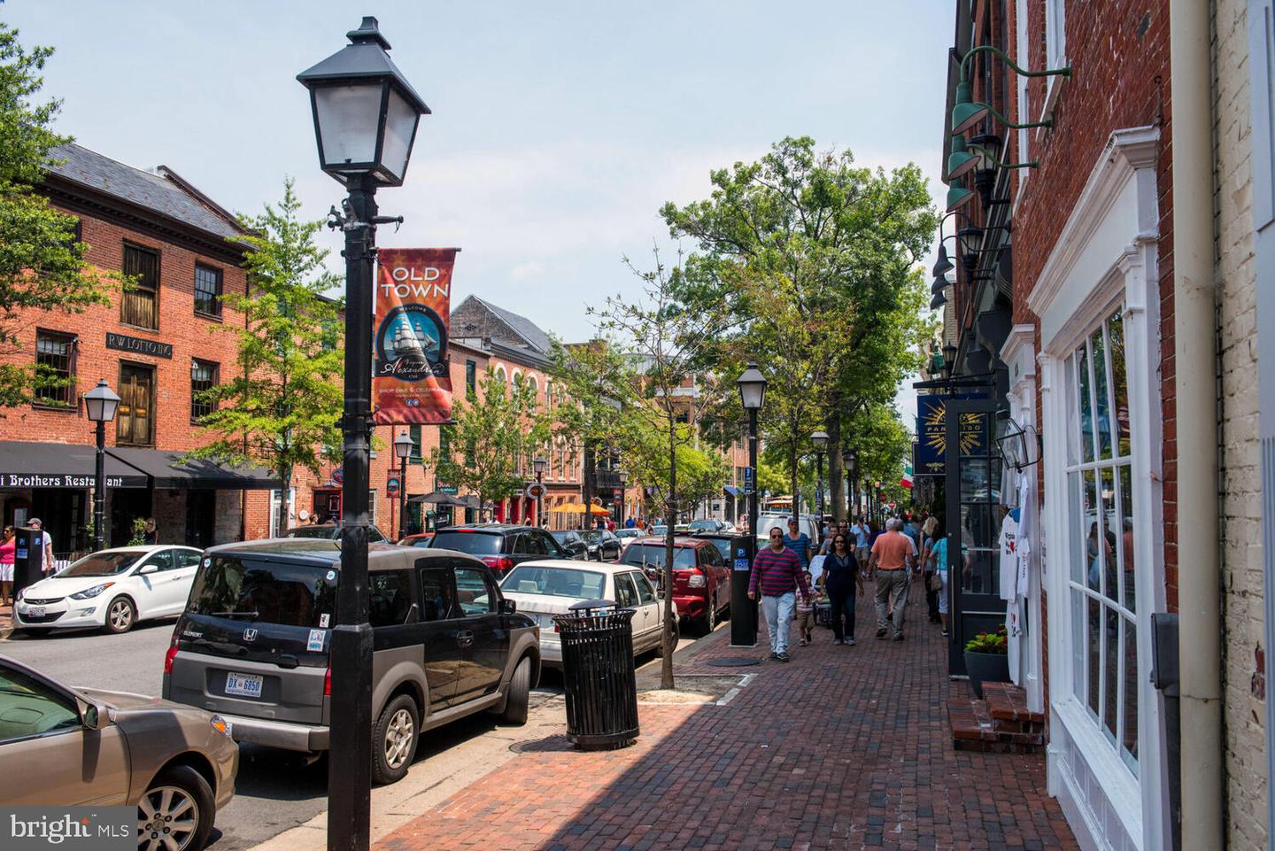 809 PARKER GRAY SCHOOL WAY, ALEXANDRIA, Virginia 22314, 3 Bedrooms Bedrooms, ,3 BathroomsBathrooms,Residential,For sale,809 PARKER GRAY SCHOOL WAY,VAAX2052850 MLS # VAAX2052850